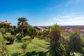 Villa in the village with stunning views 