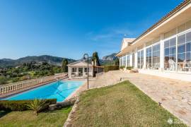 Villa in the village with stunning views 