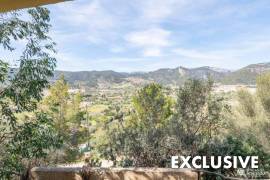 Finca in Alaró with panoramic views