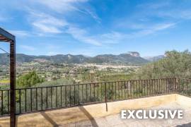 Finca in Alaró with panoramic views