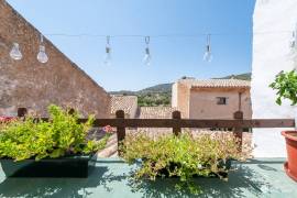 Dorfhaus mit Garage in Alaró